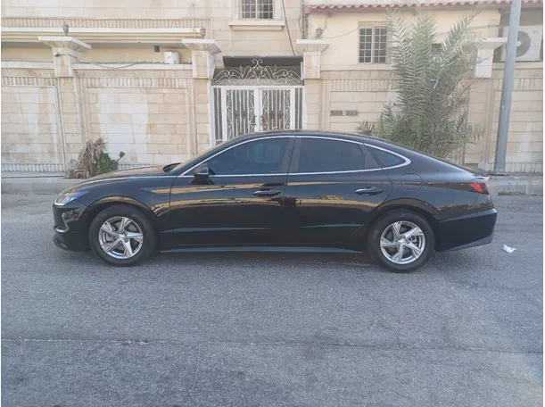 Car image 8