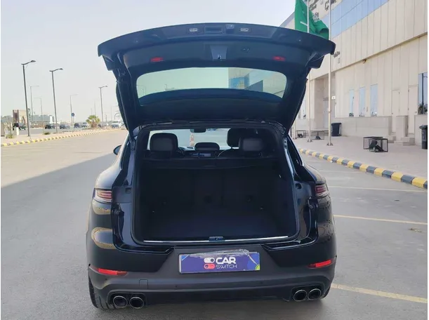 Car image 25