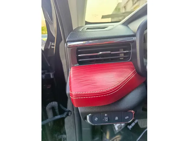 Car image 34