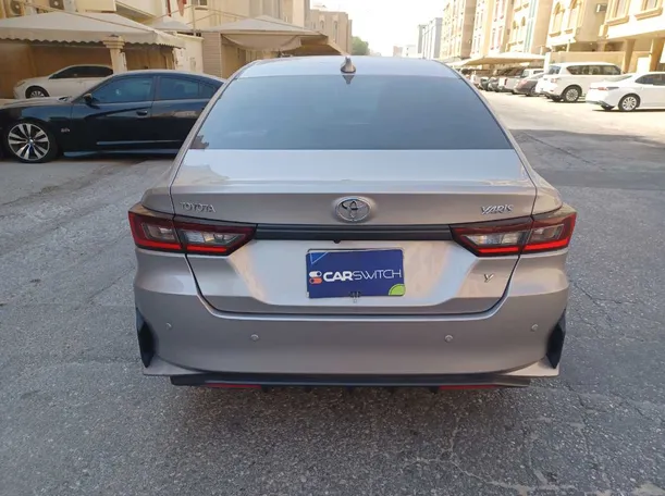 Car image 6