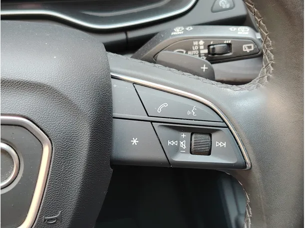 Car image 27