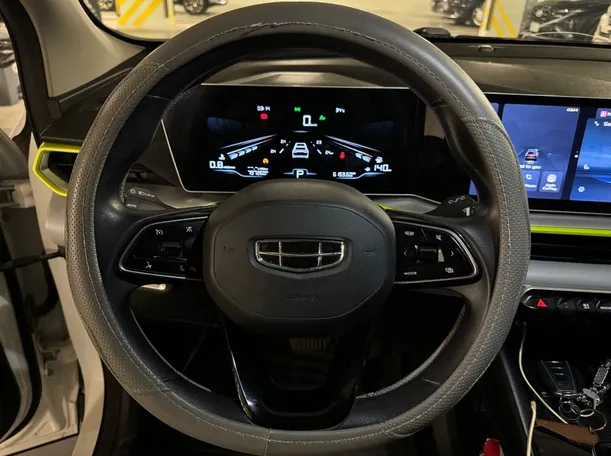 Car image 18