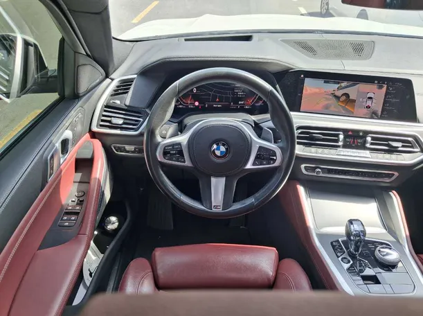 Car image 18