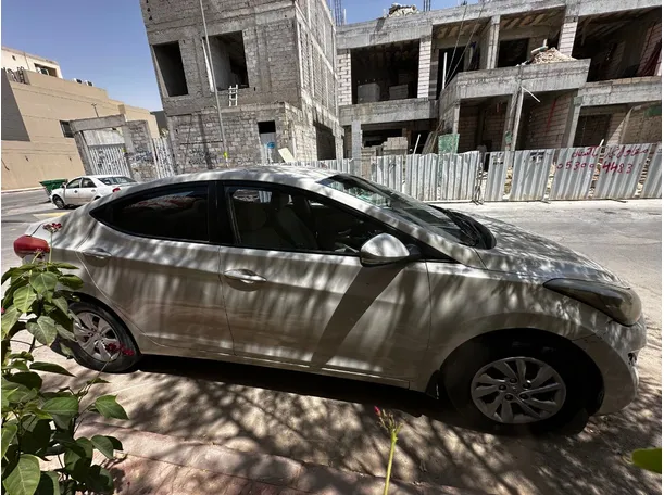 Car image 4