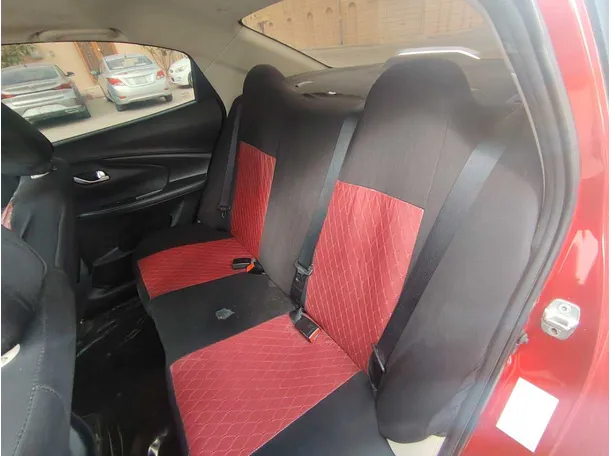 Car image 16