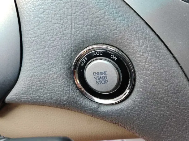 Car image 29