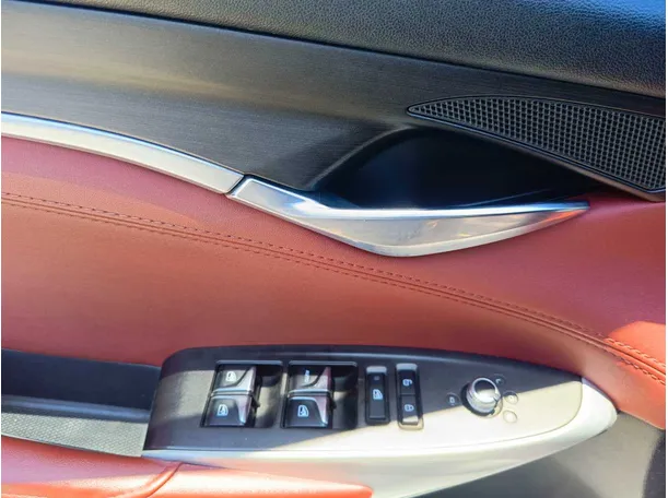 Car image 34