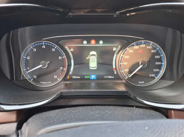 Car image 18