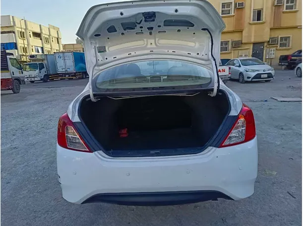Car image 24