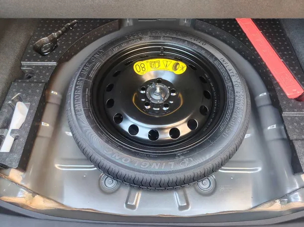 Car image 31