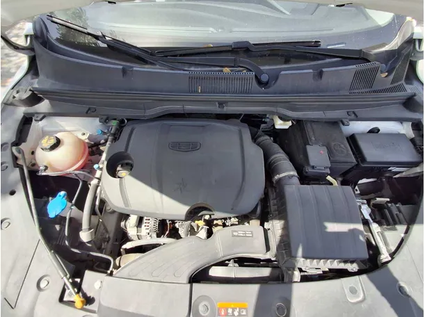 Car image 19
