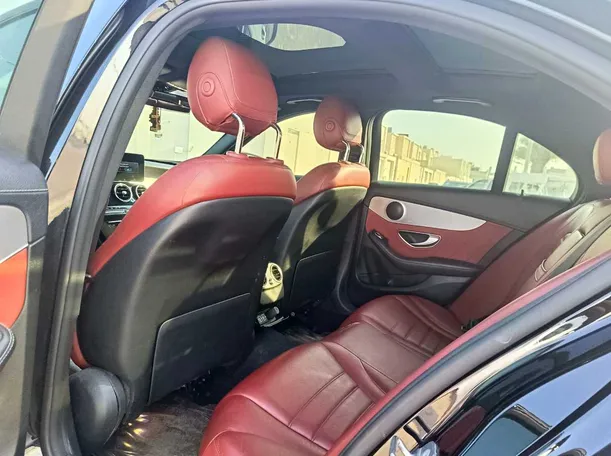 Car image 18
