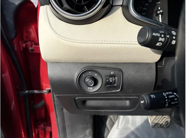 Car image 24