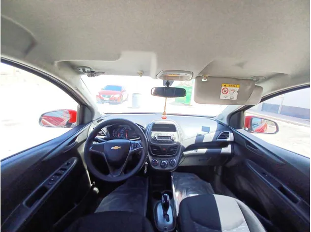 Car image 13