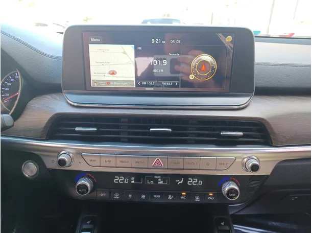 Car image 15