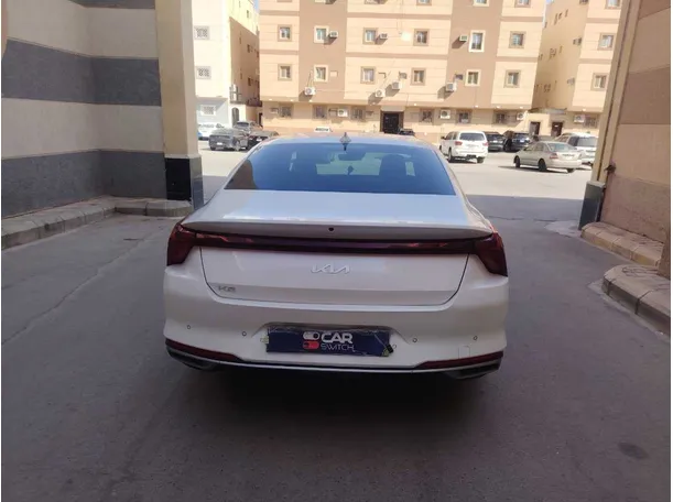 Car image 6