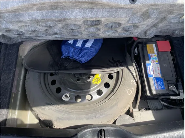 Car image 23