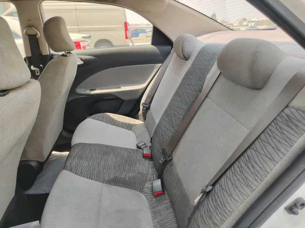 Car image 18