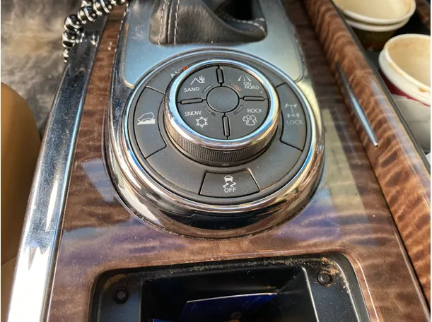 Car image 16
