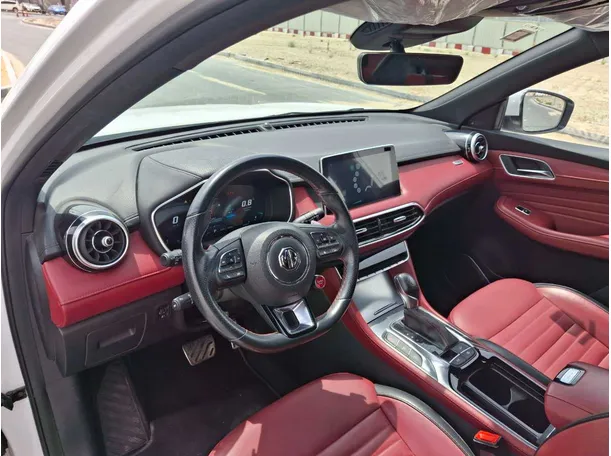 Car image 11