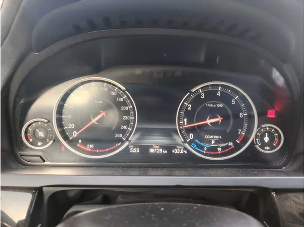 Car image 26