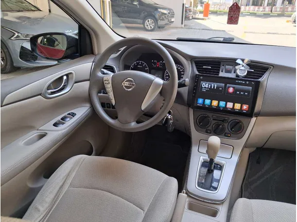 Car image 18