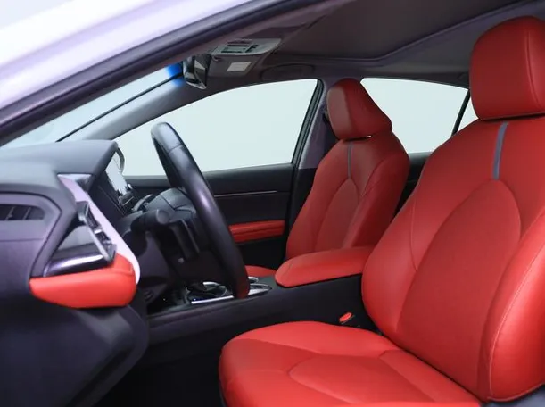 Car image 8