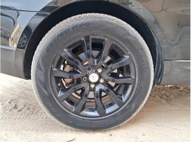 Car image 9