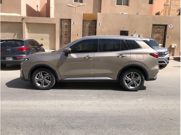 Car image 8
