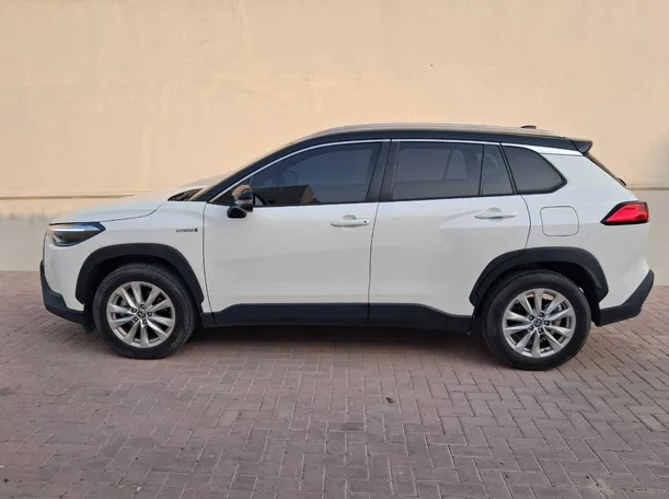 Car image 4