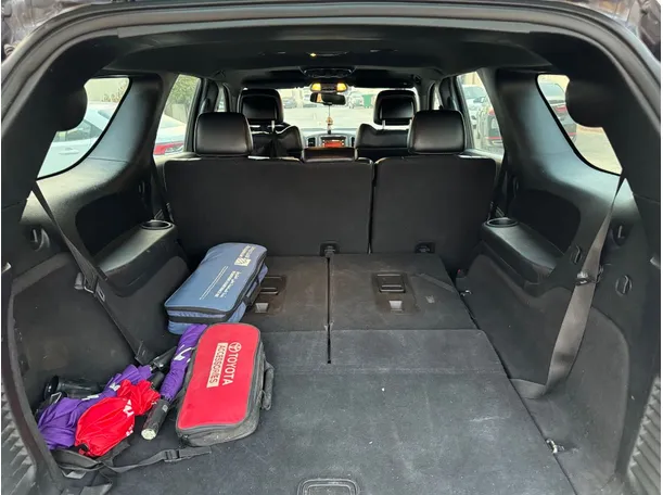 Car image 23