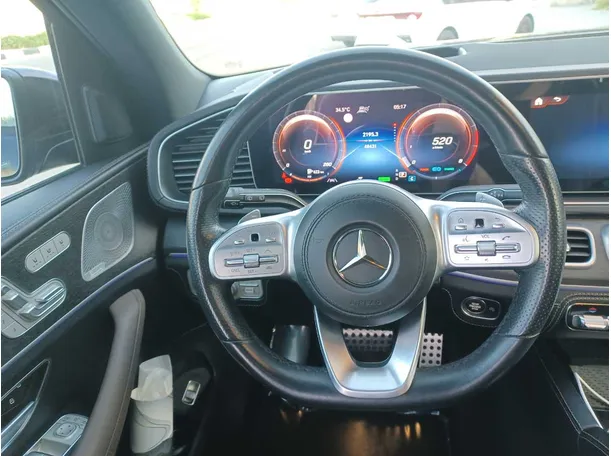 Car image 16