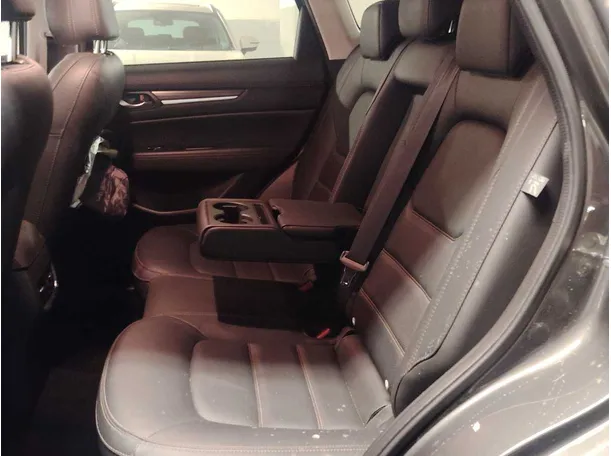 Car image 16