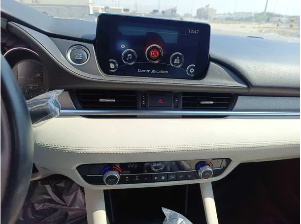 Car image 25