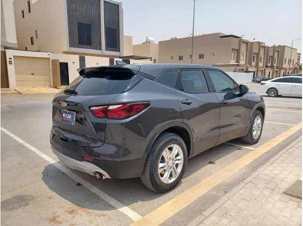 Car image 5