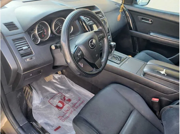 Car image 12
