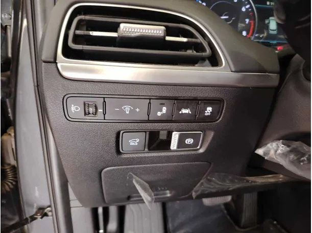 Car image 47