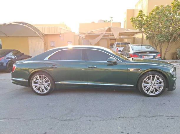 Car image 8