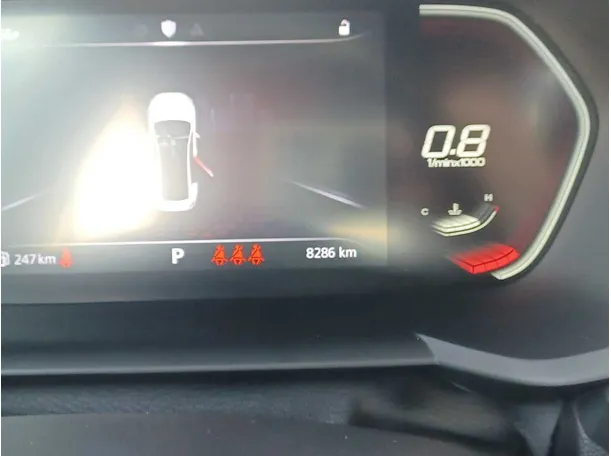 Car image 18
