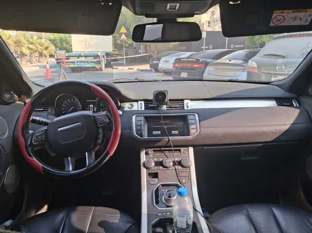 Car image 14