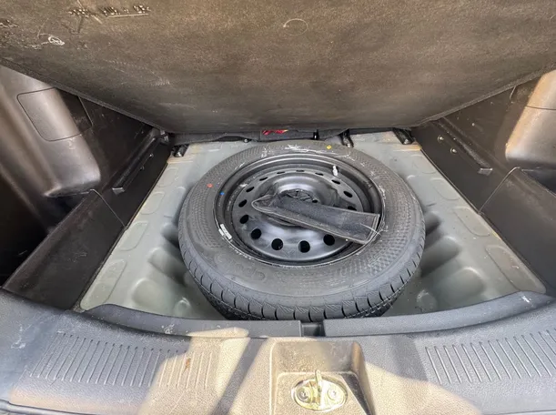 Car image 23