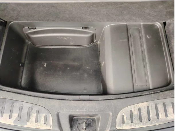 Car image 34