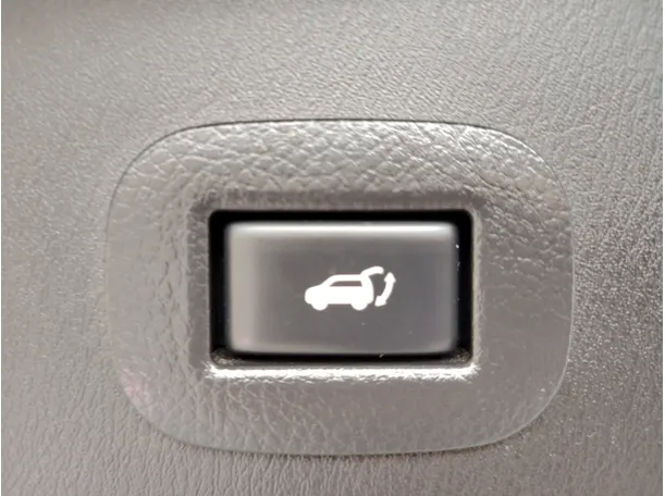 Car image 36