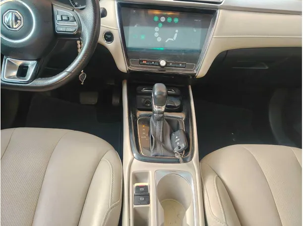 Car image 24