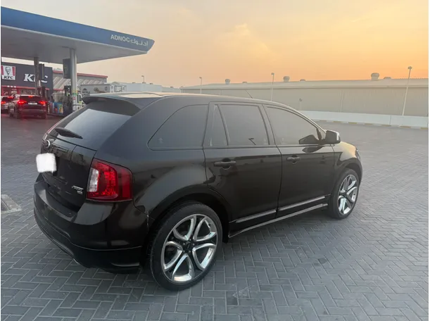 Car image 10