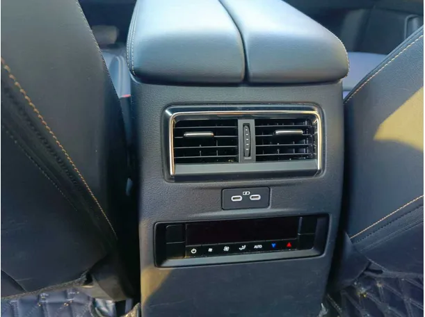 Car image 36