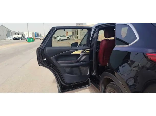 Car image 15