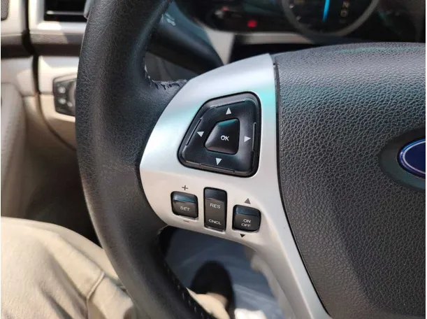 Car image 39