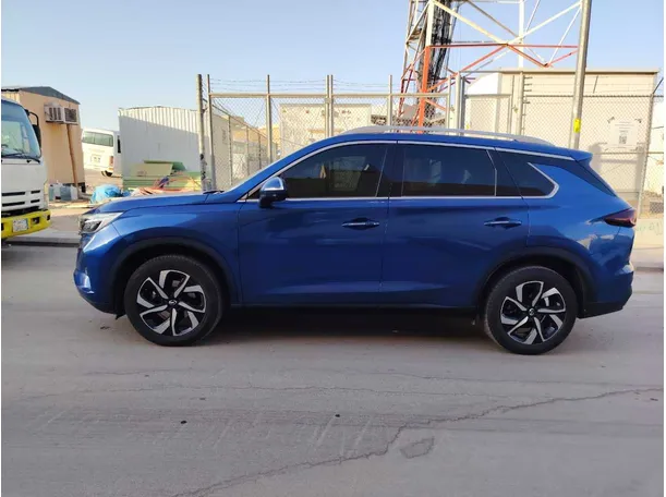 Car image 8
