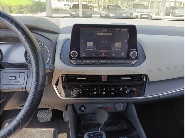 Car image 17